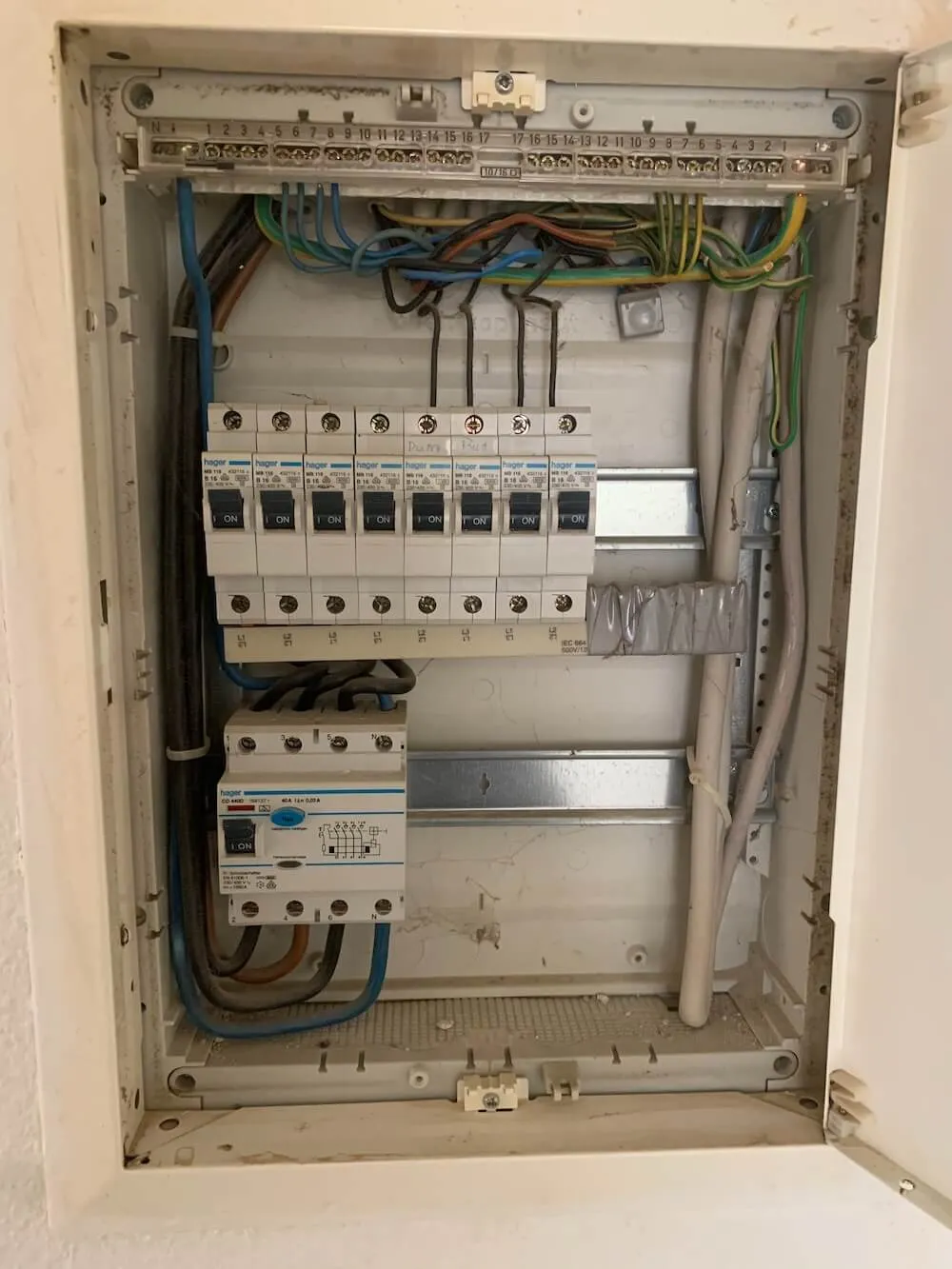 Altbauwohnung Hannover – Elektroinstallation, Bild 1